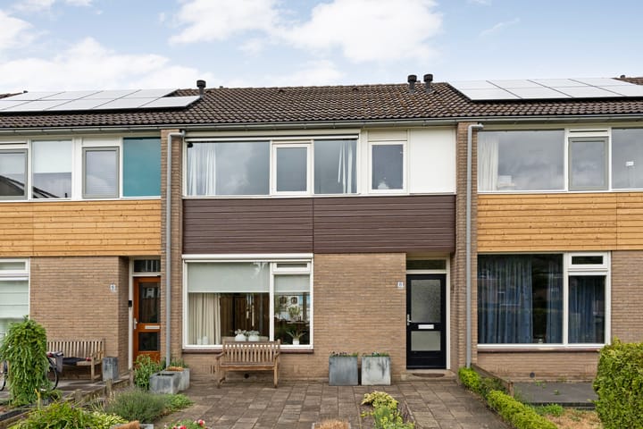 Elswout 8 in Almelo