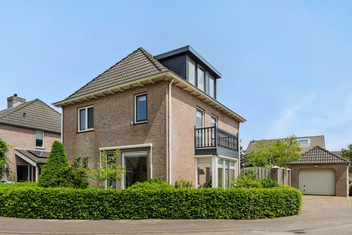 Elzendreef 31 in Geffen