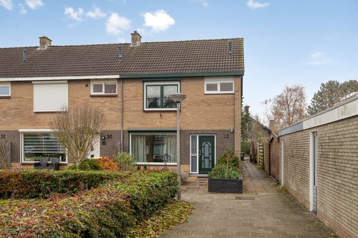 Elzenlaan 22 in Klaaswaal