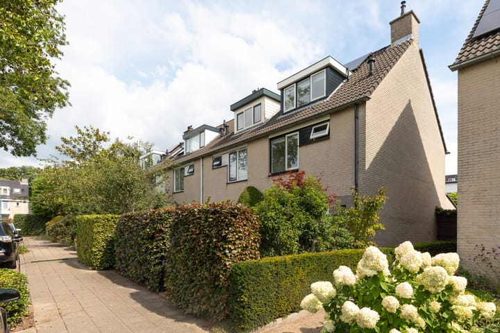 Elzenlaan 26 in Loosdrecht
