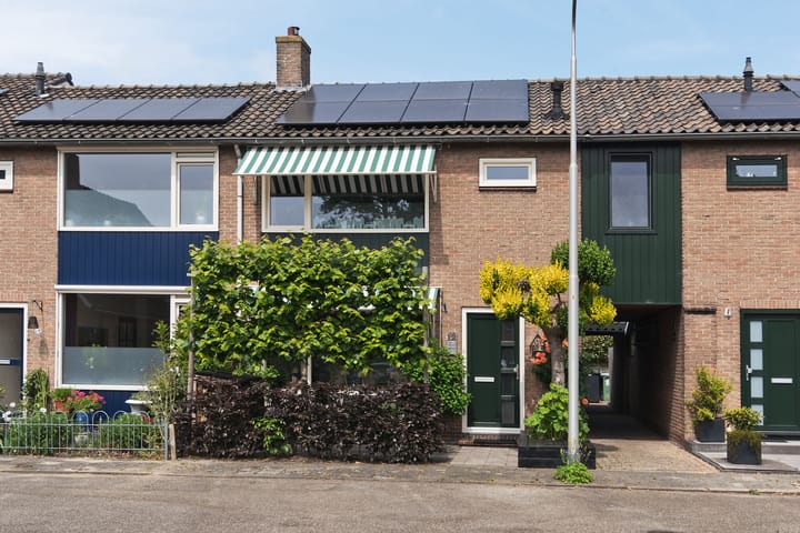 Photo of property Elzenlaantje 12, Aalsmeer