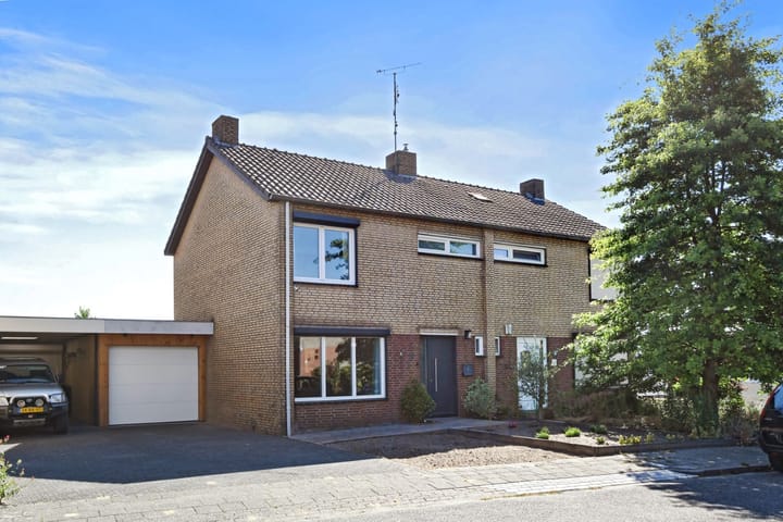 Elzenstraat 12 in Hunsel