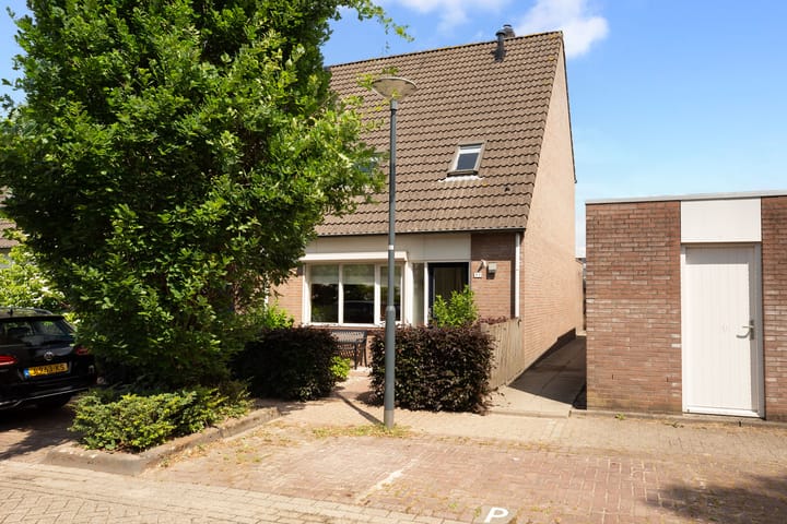 Emmahof 53 in Waalwijk