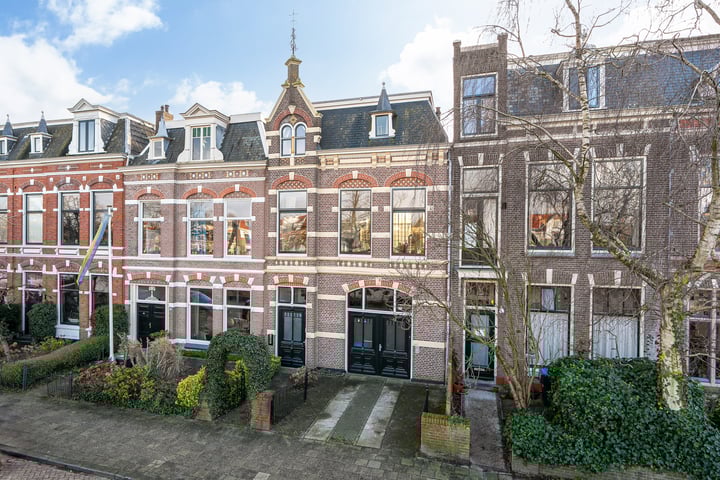 Photo of property Emmakade 32, Leeuwarden