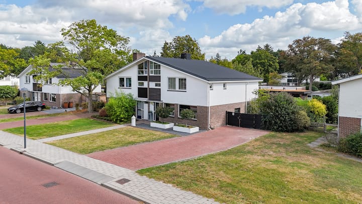 Photo of property Emmalaan 19, Emmen