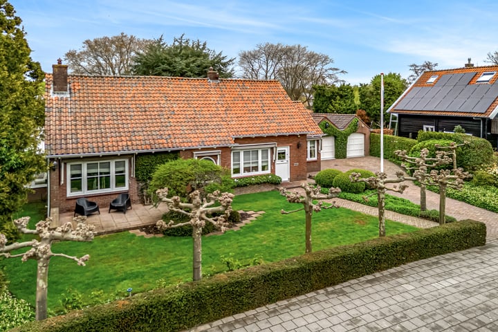 Emmalaan 24 in Hoorn
