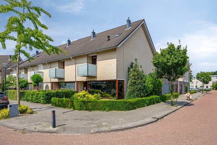 Emmalaan 44 in Schijndel