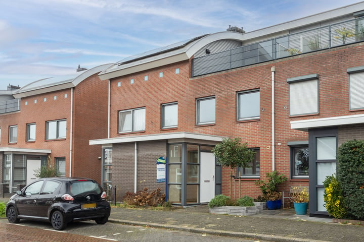 Emmalaan 82 in Alphen aan den Rijn