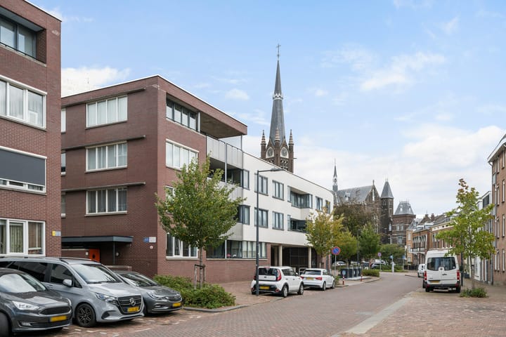 Emmaplein 17 in Schiedam