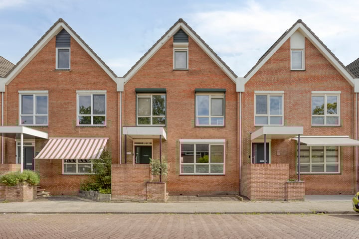 Emmastraat 112 in Rozenburg