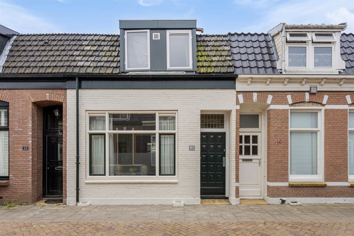 Emmastraat 16 in Den Helder