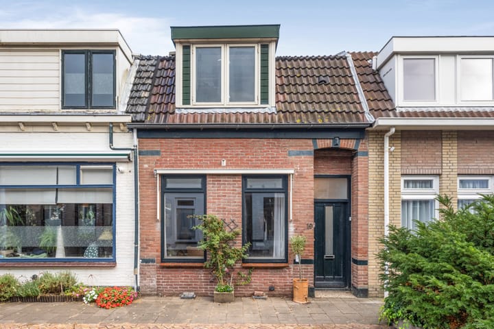 Emmastraat 19 in Den Helder foto