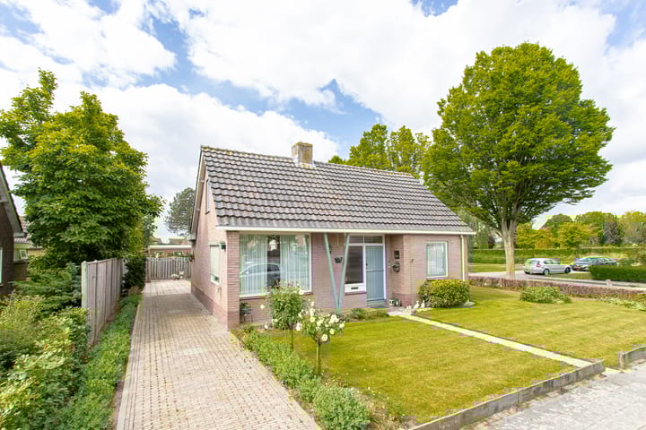 Emmastraat 2 in Veen