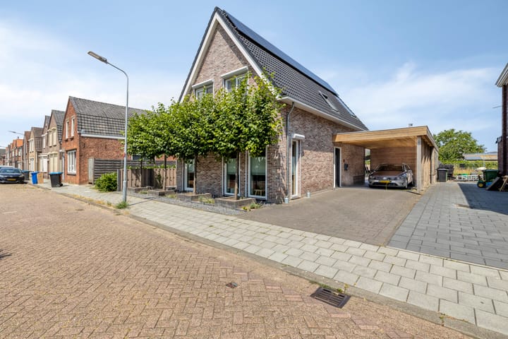 Emmastraat 20 in Axel