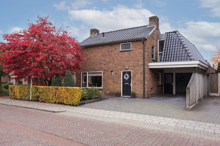 Emmastraat 22 in Delden