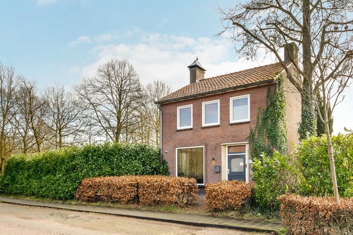 Emmastraat 30 in Waalre