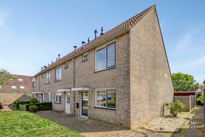 Emmastraat 4 in Numansdorp