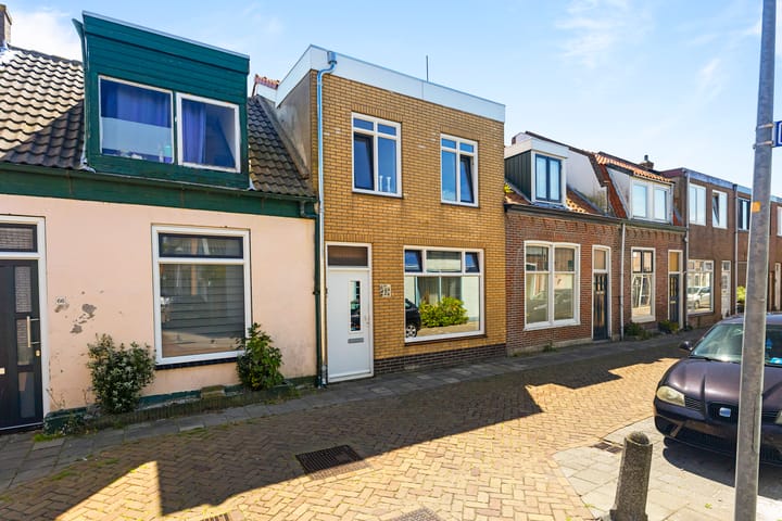 Photo of property Emmastraat 64, Den Helder