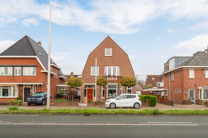 Emmastraat 98 in Monster