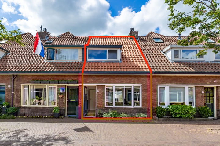Erasmusstraat 7 in Voorschoten