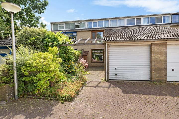 Photo of property Ereprijs 98, Leeuwarden