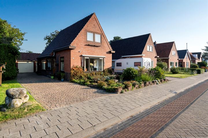 Photo of property Ericalaan 17, Oostwold