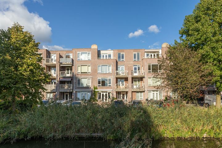 Ernst Cahnsingel 42 in Amsterdam