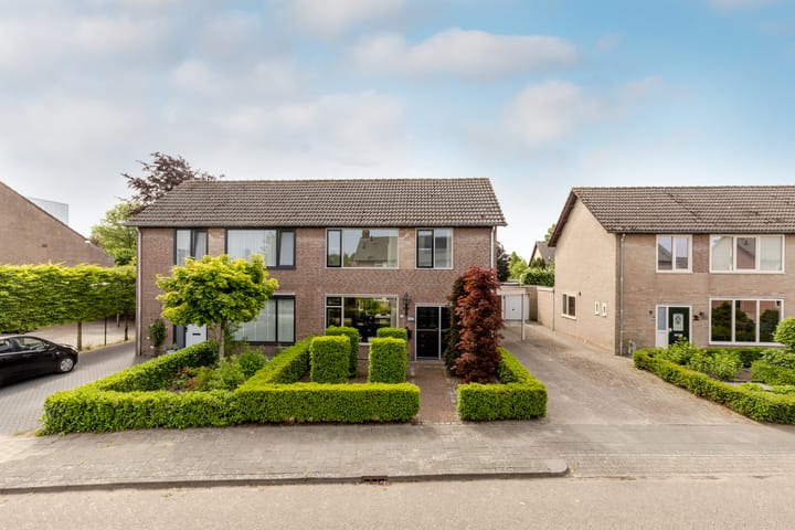 Esdoornlaan 22 in Haaren