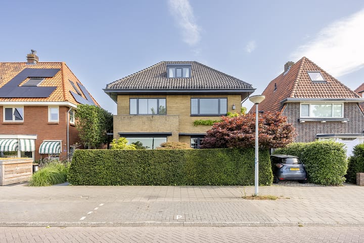 Photo of property Esdoornlaan 23, Wormerveer