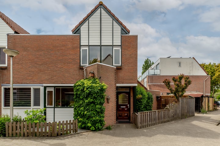 Esdoornlaan 26 in Berkel en Rodenrijs