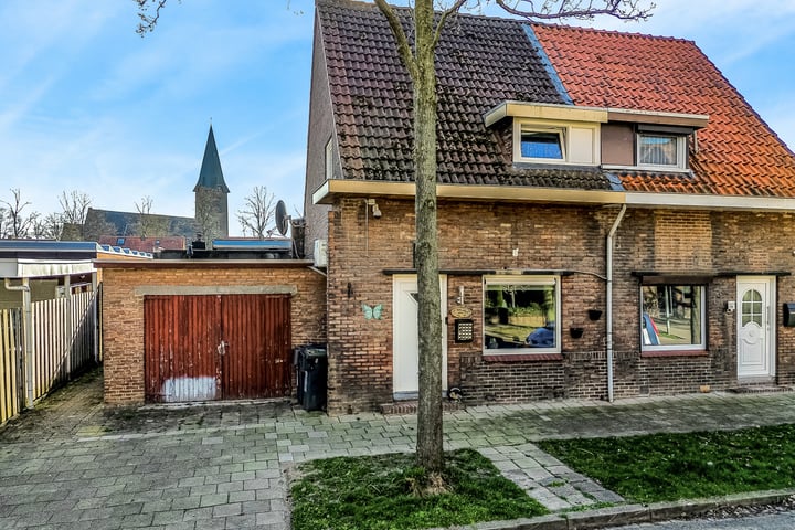 Esdoornstraat 18 in Geleen