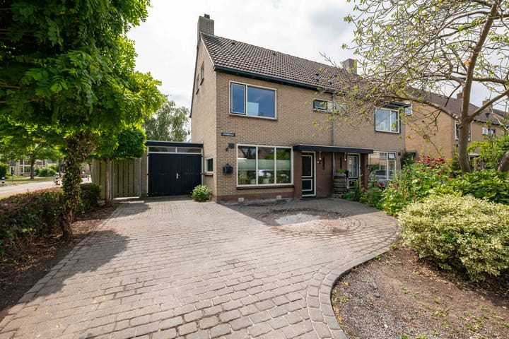 Foto van woning Esdoornstraat 27, Rockanje
