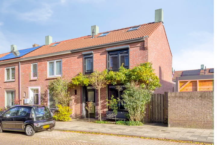 Esdoornstraat 42 in 's-Hertogenbosch