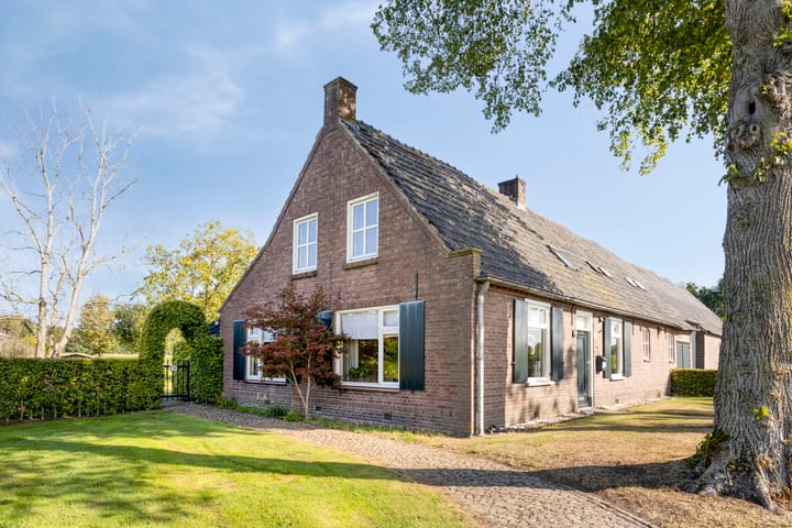 Esperenweg 1 in Oost West en Middelbeers