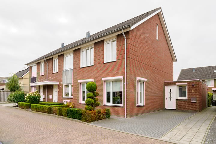 Esrand 48 in Vriezenveen