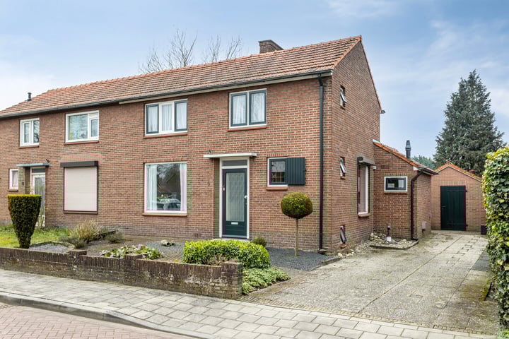 Photo of property Essenkampstraat 5, Varsseveld