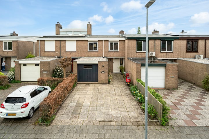 Essenlaan 19 in Woerden
