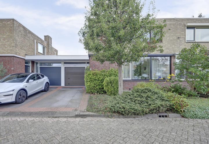 Essenstraat 48 in Spijkenisse