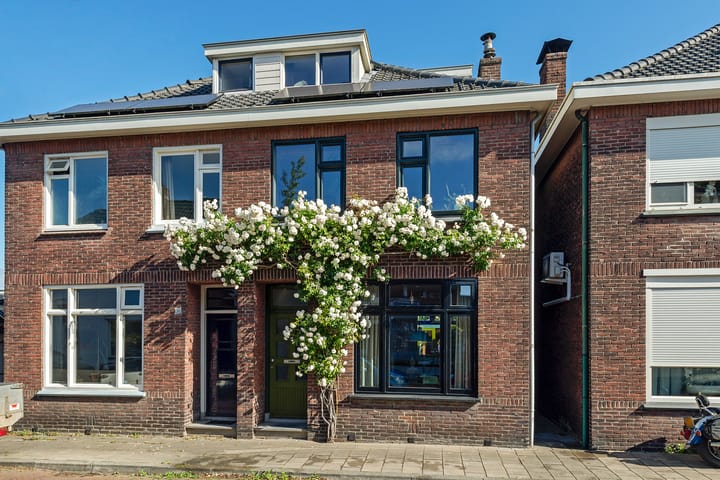 Esstraat 97 in Enschede photo