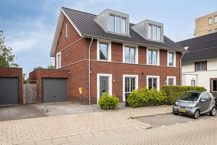 Esther Vergeerstraat 61 in Schiedam