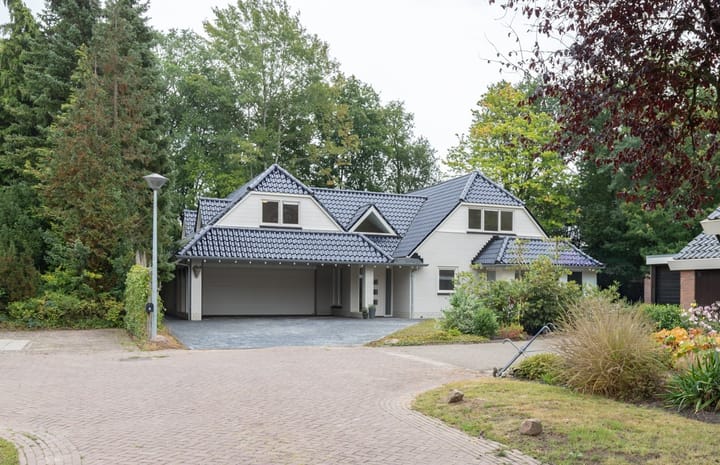 Ettenlaan 5 in Rolde
