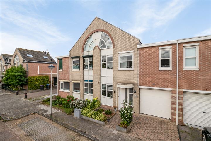 Etty Hillesumstraat 22 in Spijkenisse