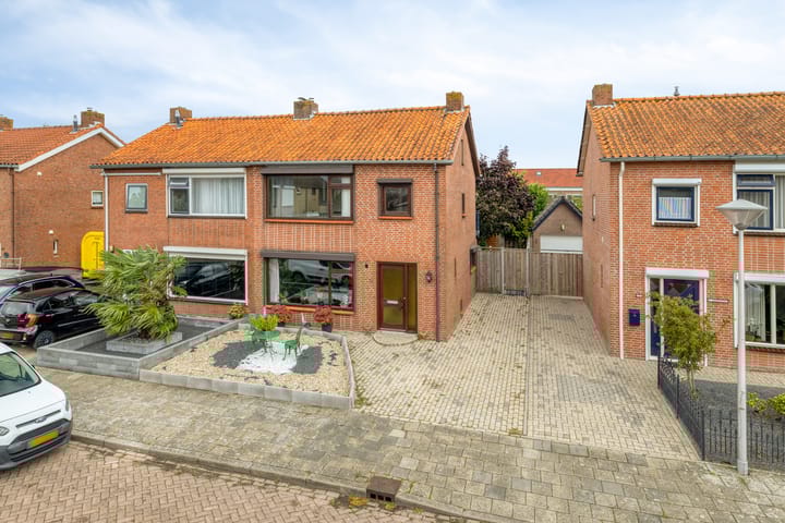 Europastraat 31 in Dinteloord