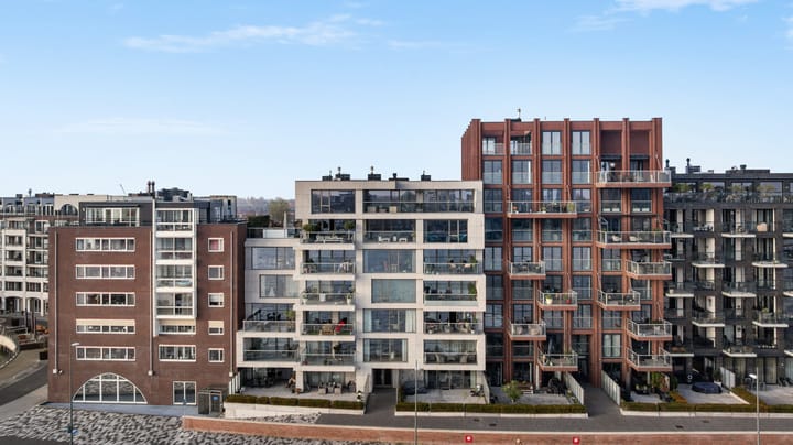 Euryzakade 110 in Zwijndrecht