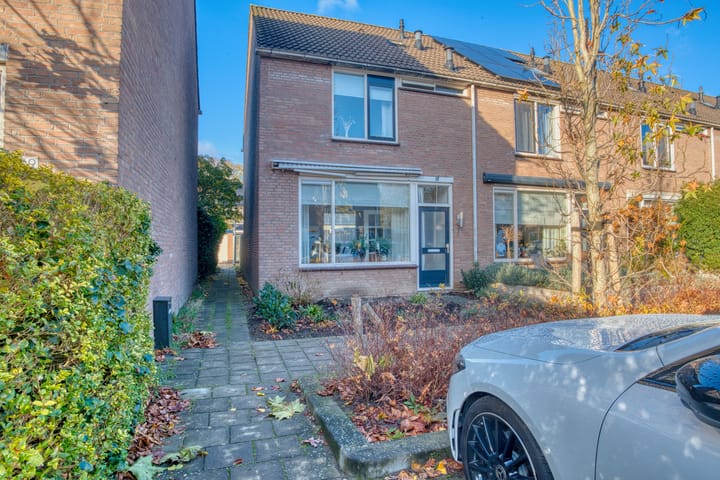 Photo of property Everstein 37, Zwijndrecht
