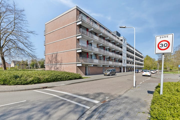Photo of property Evertsenlaan 76, Terneuzen