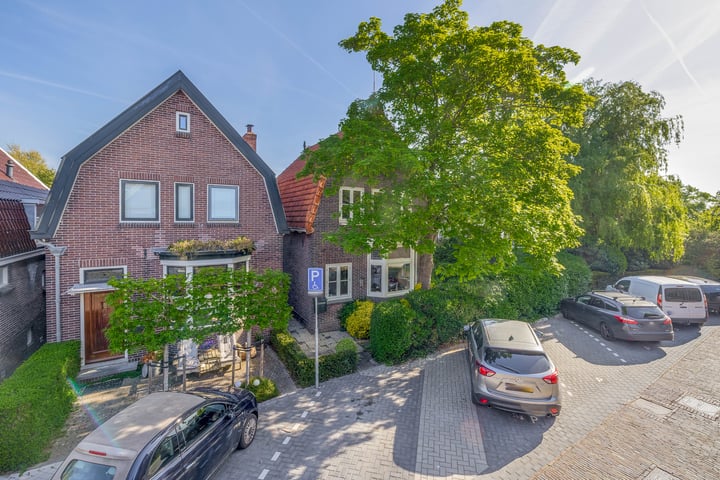 Evertsenstraat 2 in Wormerveer