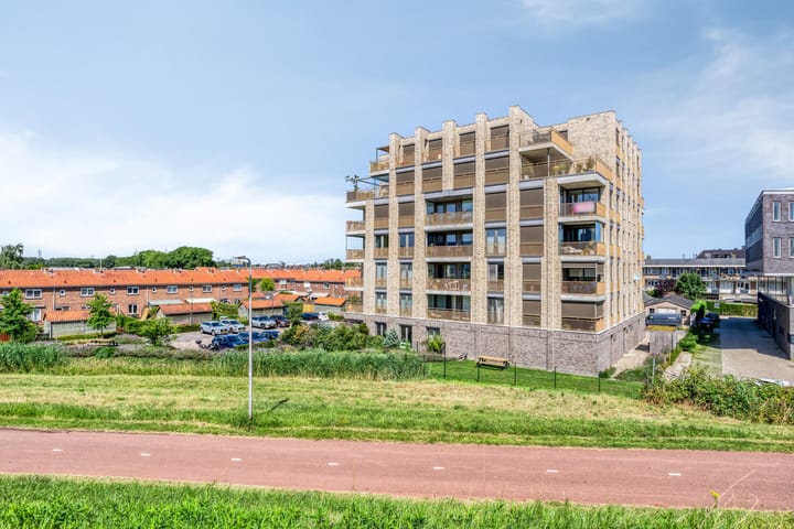 Evertsenstraat 3A in Capelle aan den IJssel foto