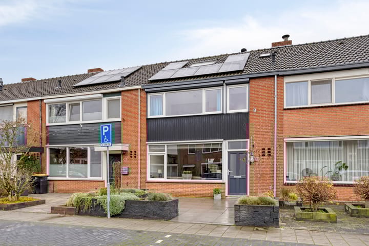 Evertzenstraat 27 in Borne