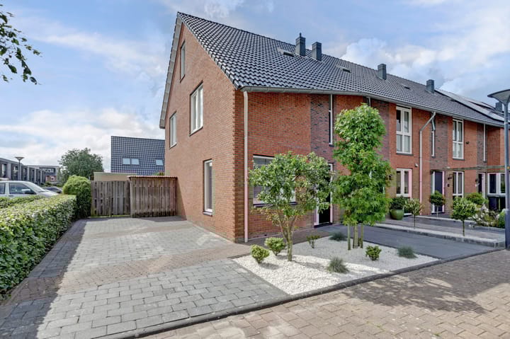 F. Bordewijkstraat 17 in Grootebroek